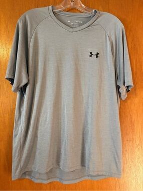 Under Armour Men's Light Gray Performance V-Neck Shirt Large 👽